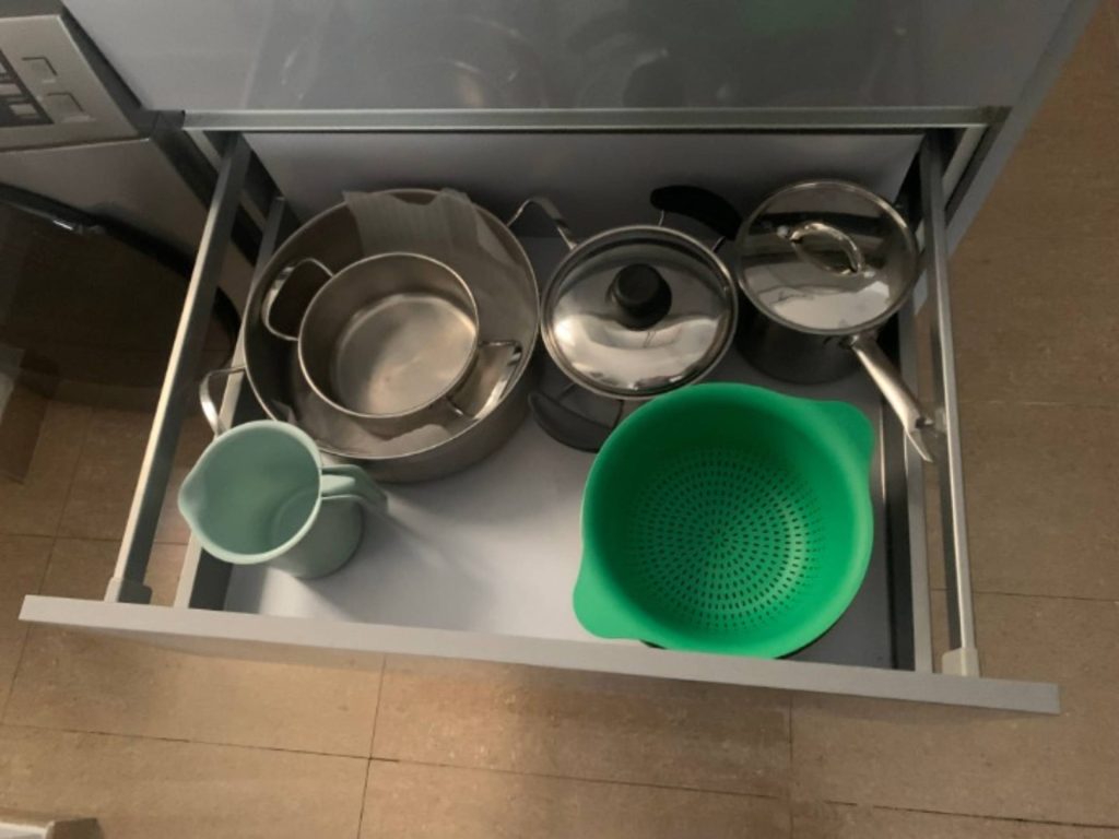 Utensilios de cocina organizados