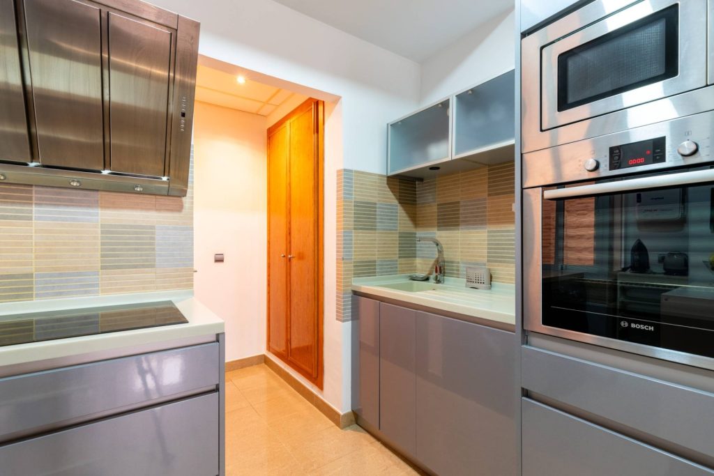 Cocina moderna y luminosa