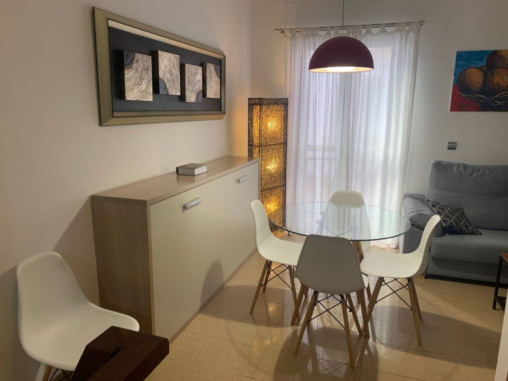 Comedor moderno y acogedor